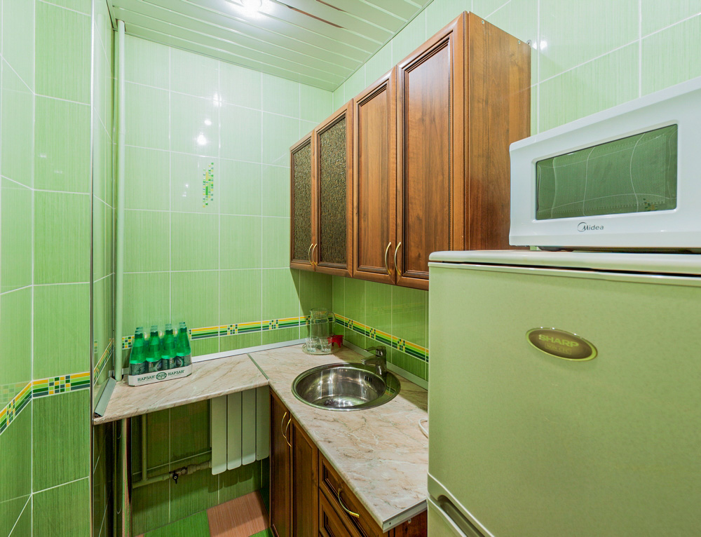 Кухонная зона в номере 3 комнатный в санатории Луч город Кисловодск - фотография