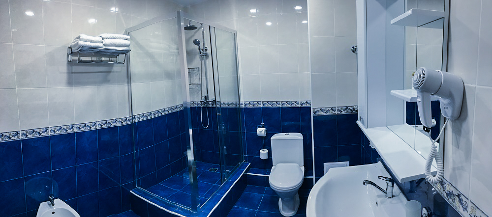 Ванная комната в номере 2 комнатный повышенной комфортности Луч город Кисловодск - фотография
