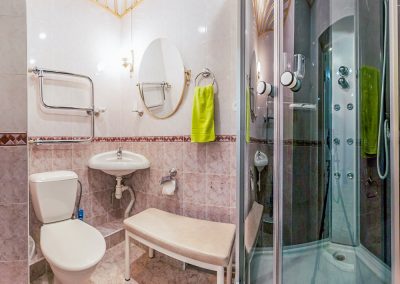 Ванная комната в номере 2 комнатный в санатории Луч город Кисловодск - фотография