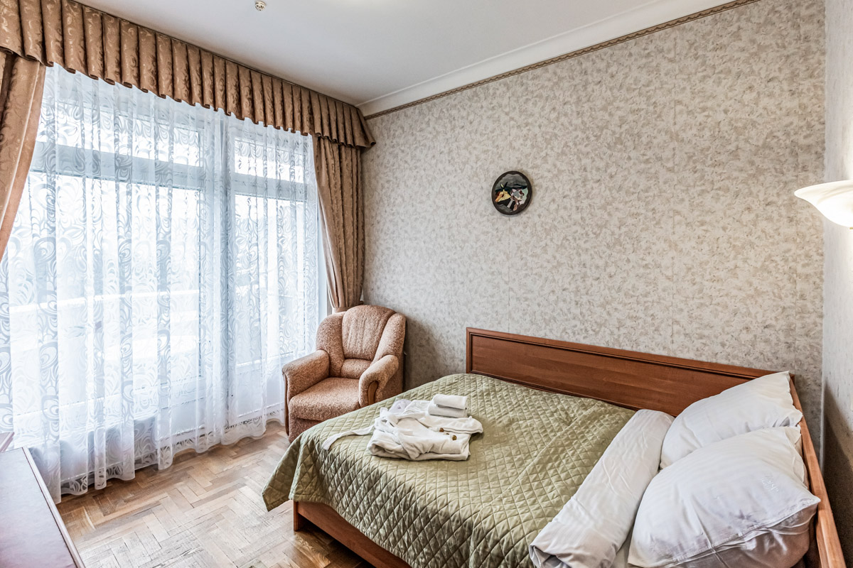 Номер 1 комнатный 1 местный эконом в санатории Луч город Кисловодск - фотография