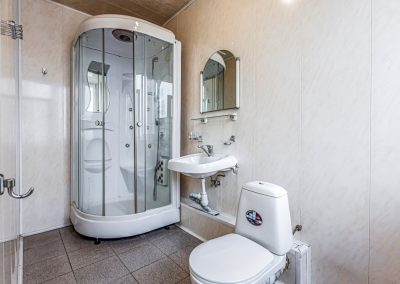 Ванная комната в номере 1 комнатный улучшенный в санатории Луч город Кисловодск - фотография