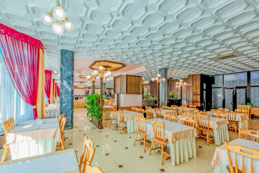 Зал питания в санатории Луч город Кисловодск - фотография