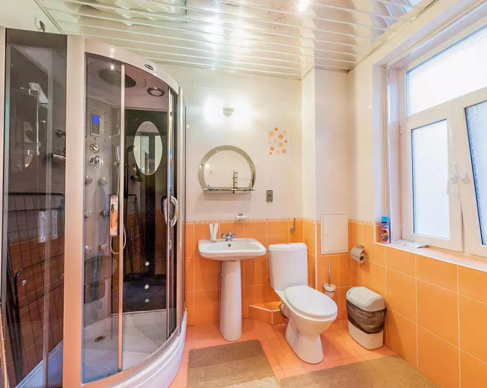 Ванная комната в номере 2 комнатный средний Луч город Кисловодск - фотография